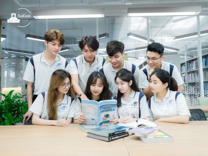 Học ngành Tài chính Ngân hàng hay Kế toán có việc làm tốt hơn