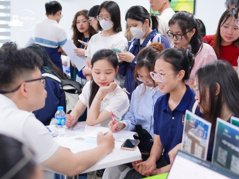 Học Tài Chính Ngân Hàng Có Thất Nghiệp Không
